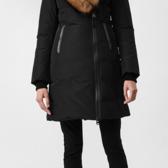SOLD on Macari Mackage Kay Coat w/ Signature Natural Fur Collar - Picture 5 of 16